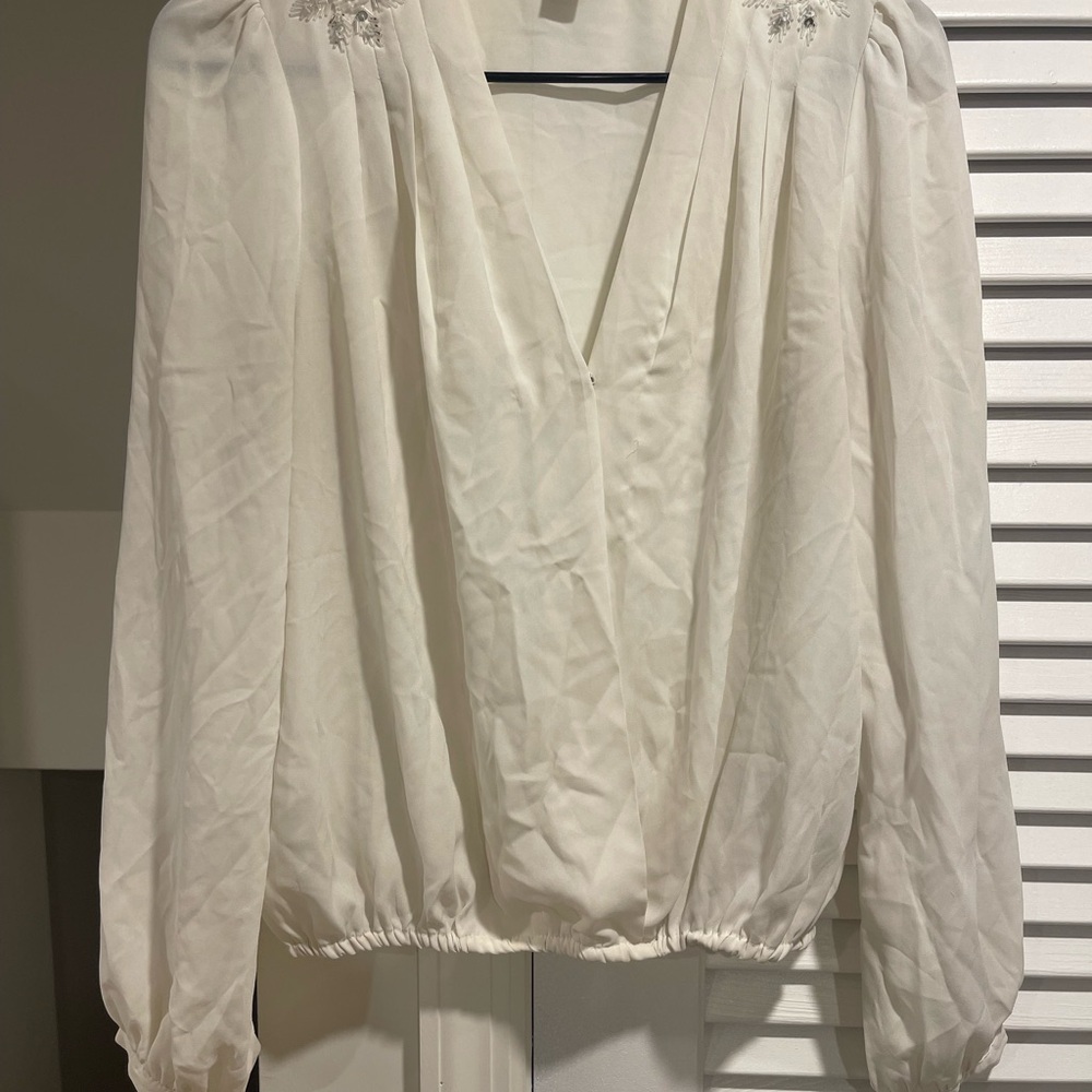 Forever 21 White V-Neck Puff Sleeve Blouse